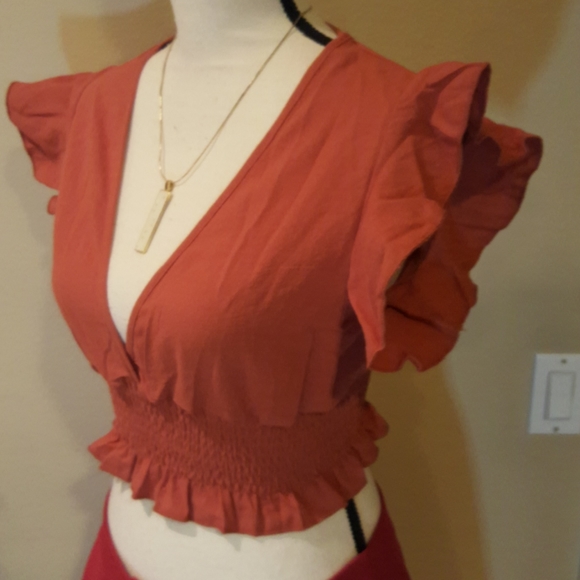 🌹Flutter Sleeve Deep V-Neck BoHo Crop Top - Picture 3 of 9